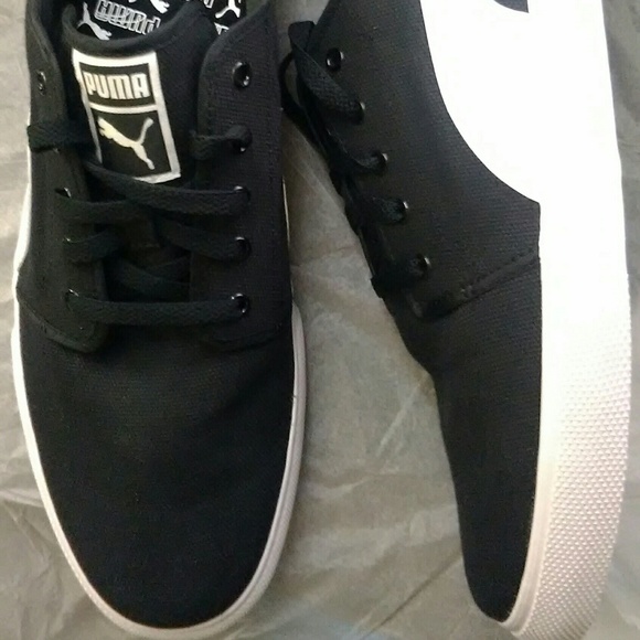 Puma Shoes Men Size 4 Black Canvas Top 